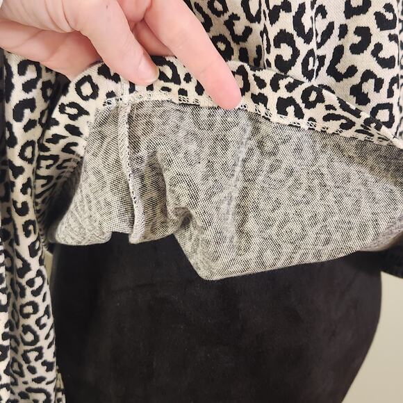 ANN TAYLOR Mock Neck Animal Print Sweater, Size Medium - Picture 12 of 14
